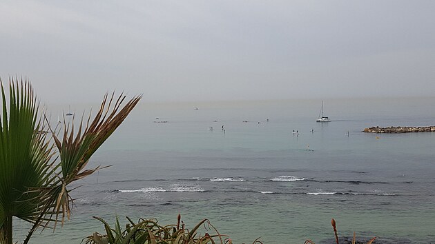 Po�as� tepl�, ale pod mrakem.