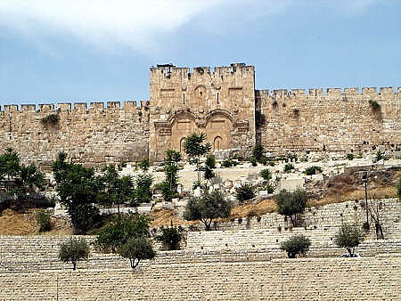 Jeruzalmsk hradby a zazdn Zlat brna