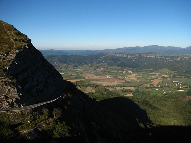 Sierra de Salvada v mst, kde ji protn silnice z Bilba smrem na Burgos