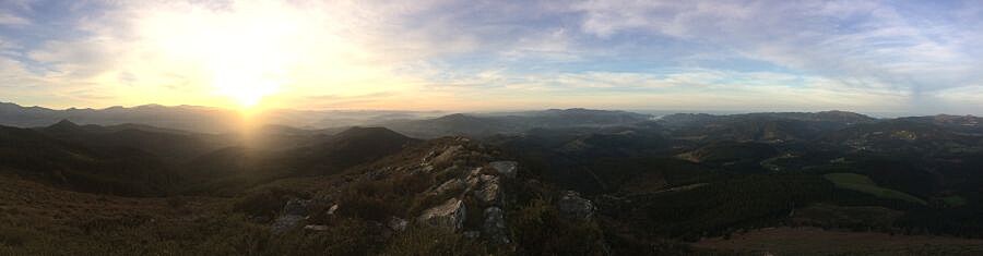 Panoramatick vhled z vrcholu Monte Oiz