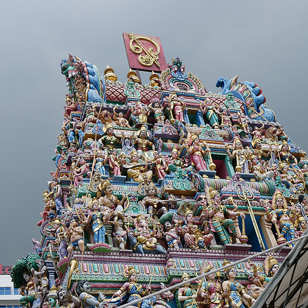 Singapur je velmi miltikulturn msto. Na snmku hinduistick chrm Sri Mariamman v Little India.