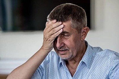 Pr�v� se dozv�d�l, �e ho �ek� dal�� trestn� st�h�n�...