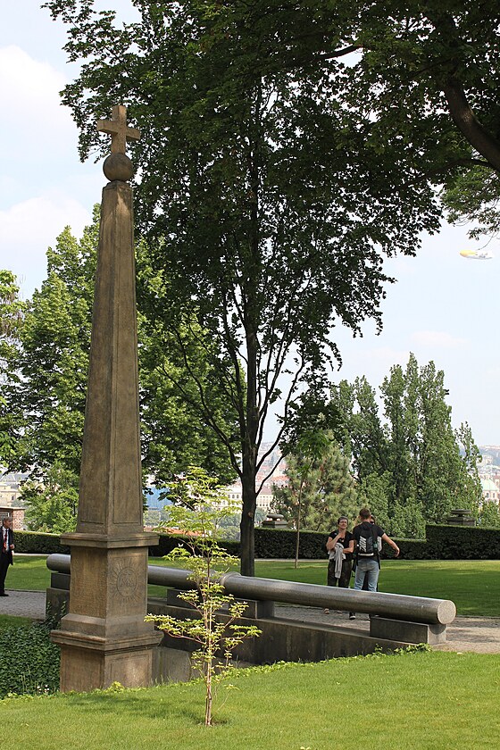 Tzv. Slavatv obelisk vztyen Slavatou z Chlumu jako pipomnka zzran zchrany