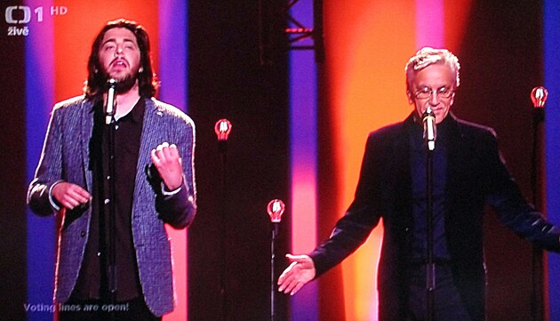 Salvador Sobral a Caetano Veloso zpvaj loskou vtznou pse