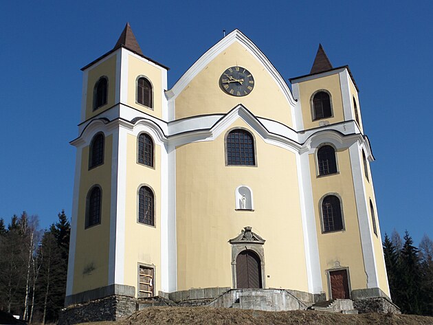 Poutn kostel Nanebevzet Panny Marie v Neratov