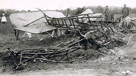 Trosky letounu Caproni Ca.33, slo 11495 po havrii