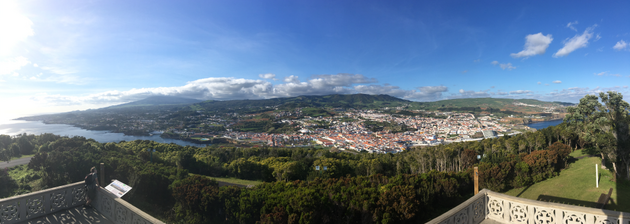 Panorama z Monte Brasil tyc se nad Angrou de Herosimo