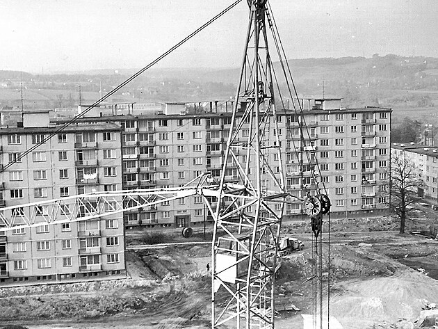 Vstavba novch drustevnch byt na ulici Slezsk v letech 1964-1968.