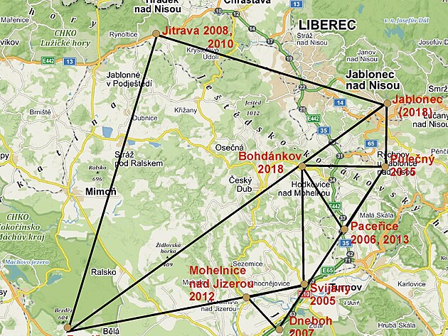 S lini a trojhelnk, kterou jsem objevil mezi obrazci v obil na Liberecku