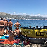 Dav pozoruje Marka a ani nezam�v�