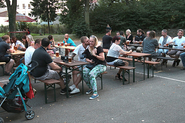 ��astn�ci pochodu v c�li na Sokolce.