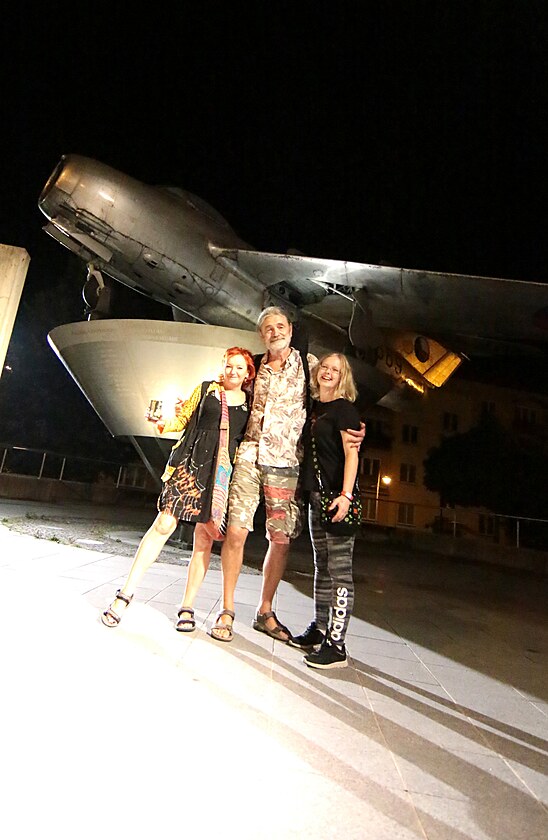 A do�lo i na no�n� focen� u Migu - 21 se Z�vi�em.