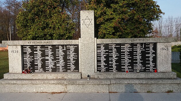 Pomnk obtem holokaustu v Orlov