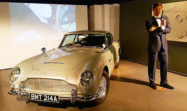 James Bond jezdil pochopiteln vtinou auty znaky Aston Martin, jako prav britsk patriot.