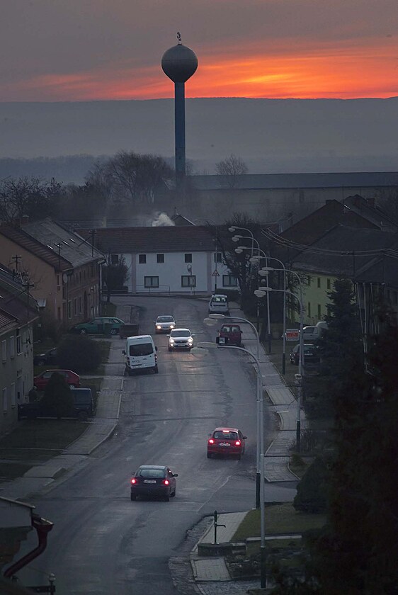 Rno na na Prvn Avenue. idii rozdivoen pchodem jara zpsobili kalamitu