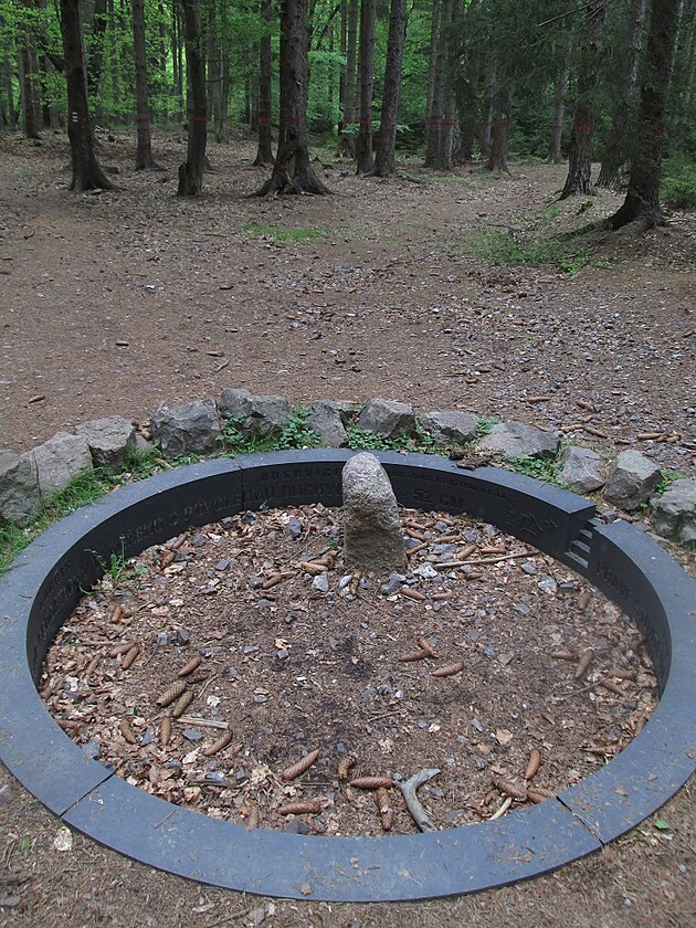 sedlo k obcím stejně daleko