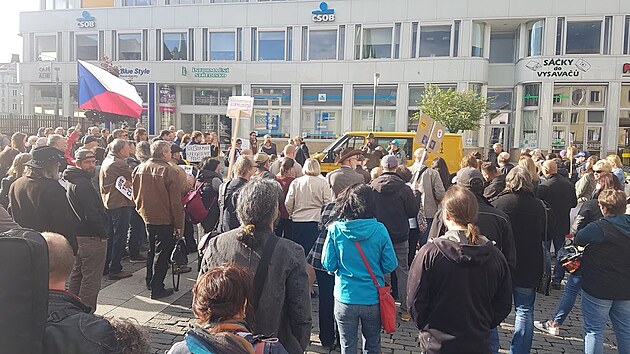 Moje mali�kost je spojen� s vlaj�c� vlajkou ve v�tru