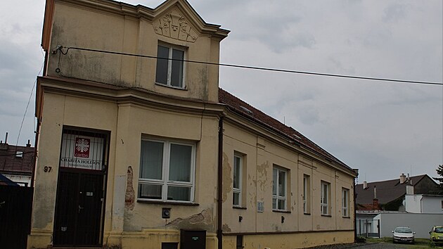 Bval rabint se nachzel hned vedle vyplen a zboen Nov synagogy