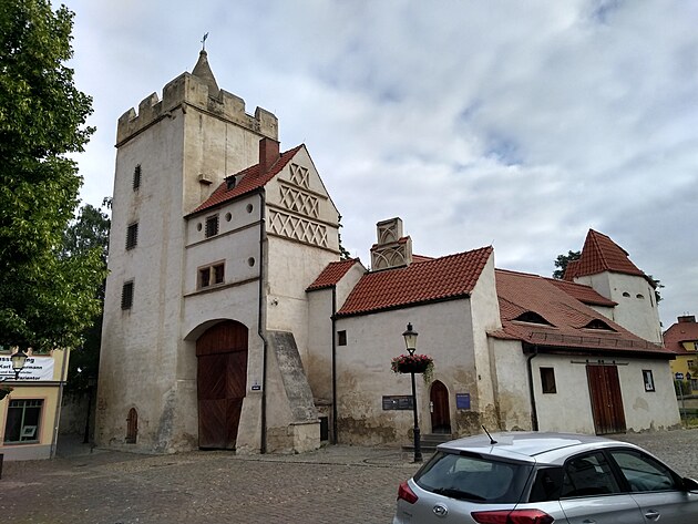 Do historick sti Naumburgu se vstupuje kolem nkdej Mariiny brny - toto je jej pozstatek.