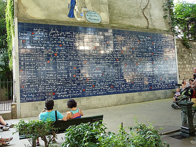 Place des Abbesses, Le Mur des je taime