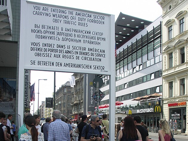 Checkpoint Charlie, bval hranice mezi vchodnm a zpadnm Berlnem