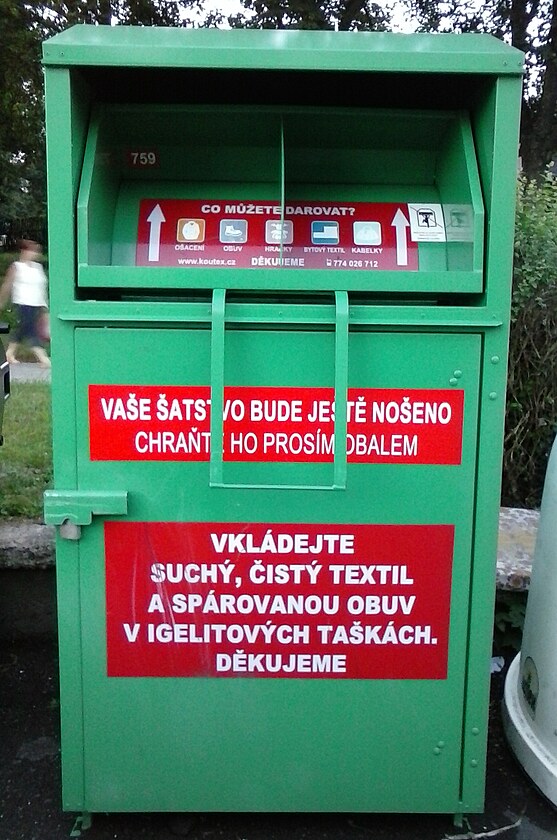 Sem je mo�n� odlo�it obno�en� �atstvo �i boty.