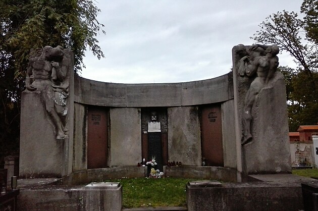 Schichtova hrobka na Hbitov Stekov v st nad Labem