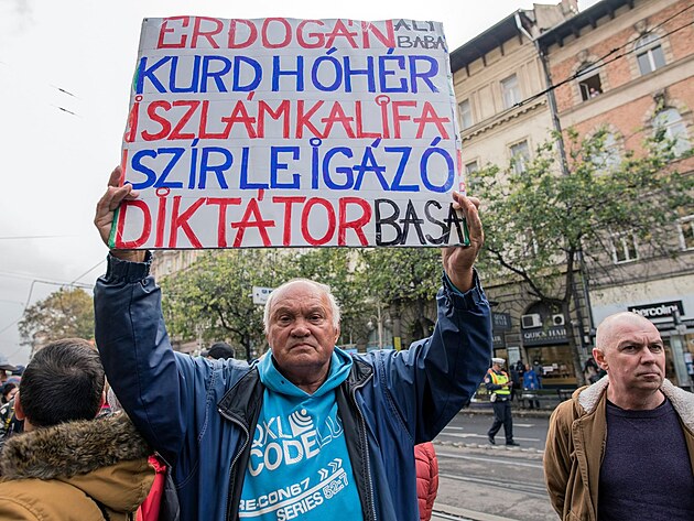 Demonstrace proti tureckmu prezidentovi Erdoganovi, Budape.