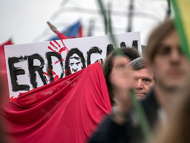 Demonstrace proti tureck�mu prezidentovi Erdoganovi, Budape��.