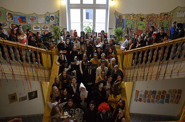 Studenti GJVJ v halloweensk�ch mask�ch