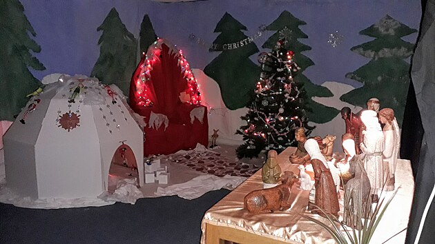 "Kde se východ střetává se západem"