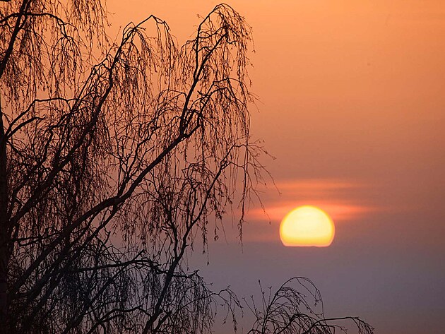 Kon�� ''p�estupkov�'' �nor a za�ne spo��dan�, ur�it� kr�sn� b�ezen