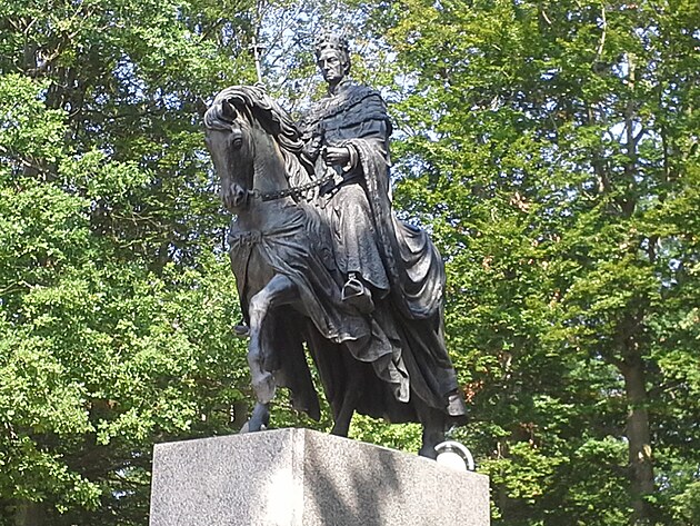 Jezdeck socha zakladatele Frantikovch Lzn csae Frantika I.