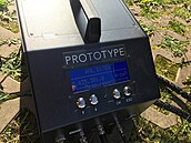 Diesel s vytlu�en�m filtrem ��stic emituje do ovzdu�� p�i akceleraci dva a p�l milionu ��stic na kubick� centimetr, pokud je motor v po��dku, kdy� nen�, a� 16 milion� mikro��stic. Diesel s DPF emituje asi 3000, co� je hodnota vzdu�n�ho pozad� ve m�st�.