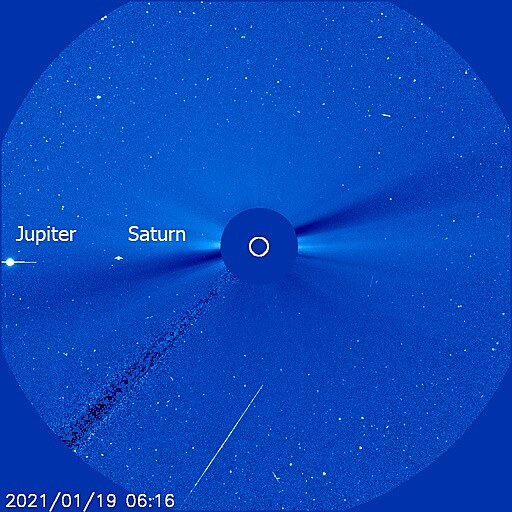 19. 1. / 8. 2. 2021 - planety Jupiter a Saturn v zornm poli koronografu LASCO C3 sondy SOHO. V prvn polovin nora tudy uvidme prochzet Merkur, kter bude 8. 2. v konjunkci se Sluncem.