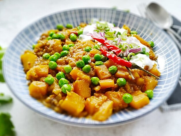 Indické zeleninové kari Baigan Bharta.