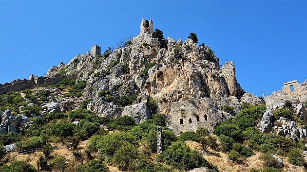 Vhled z hradu St. Hilarion na Kyrenii