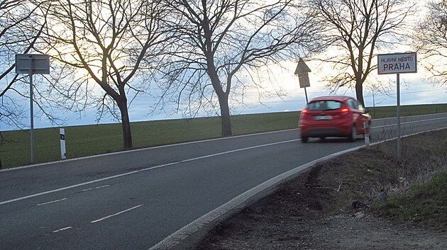 Řidič či řidička se právě dopouští nejzávažnějšího trestného činu, horšího než vyloupit banku, pokud lupič má respirátor či nanoroušku.