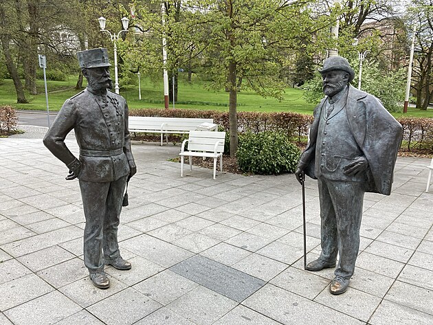 Na proch�zce m�stem - pokec s m�stn�mi, ov�em bez de�tn�ku? Velk� risk