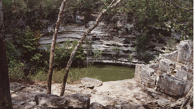 Cenote, posv�tn� studna