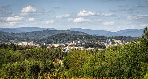 Tohle panorama má člověk, žije-li v Šumperku, každý den před očima.
