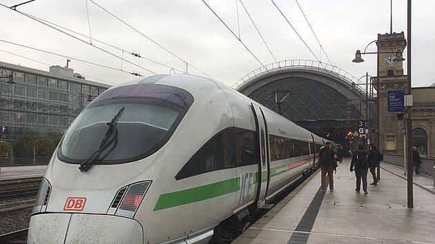 Cesta z Dran do Frankfurtu nad Mohanem nmeckm vysokorychlostnm vlakem ICE T. Maximln rychlost 230 kilometr za hodinu!