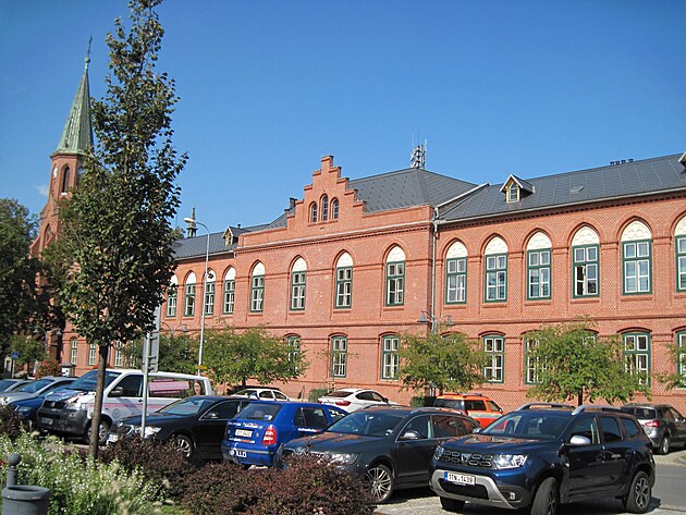 Budova Nmeck m욝ansk koly v Novm Bohumn, dnes sdlo radnice