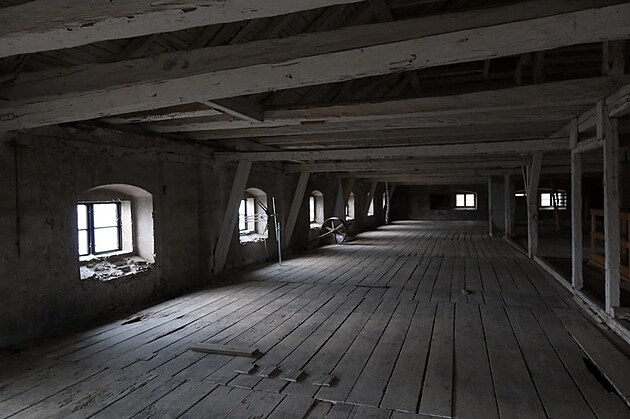 1.Prohl�dku jsme za�ali p�kn� od p�dy z�meck�ho pivovaru