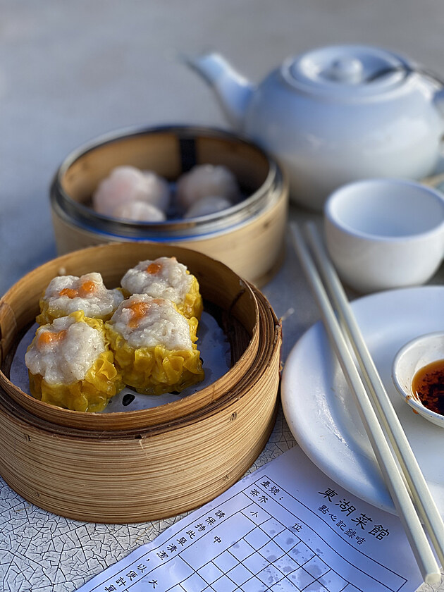 Dim sum v m�stn� restauraci V�chodn� jezero na promen�d�