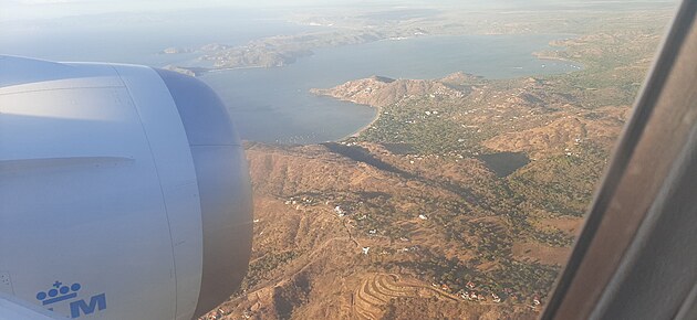Pohled z letadla na zliv Papagayo tsn ped pistnm v Librii , hlavnm mst provincie Guanacaste.