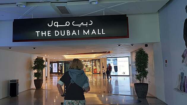 Vstup z metra do Dubai Mall