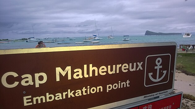 Cap Malheureux , v pozad ostrvek Gunnes Coin