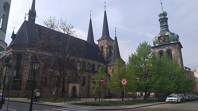Kostel sv. Petra se zvonic