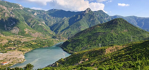 �eka Drini, pobl� Komani, Alb�nie